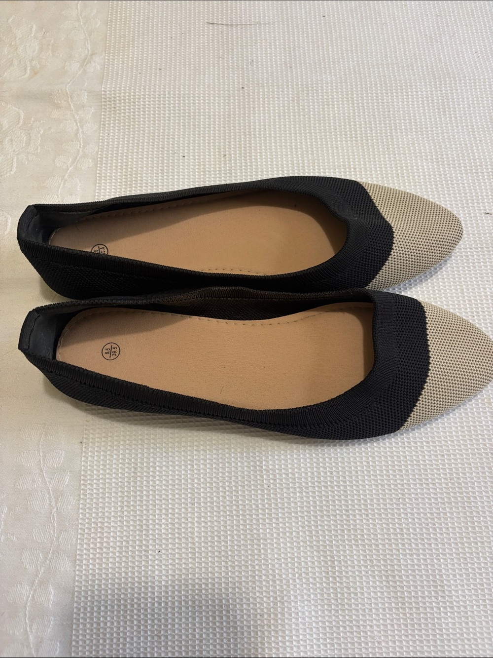 NWOT cream and black ballet flats